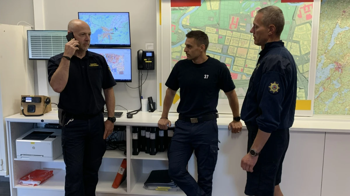 Räddningspersonal i inomhusmiljö