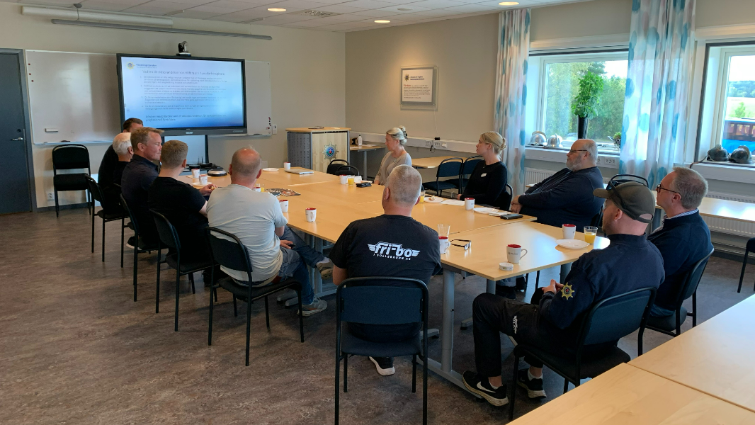 Personal äter frukost