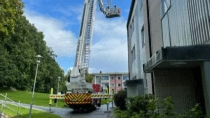 pågående räddningsinsats i bostadsområde